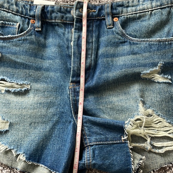 Blank NYC The Barrow. Vintage high-rise short - Picture 6 of 8